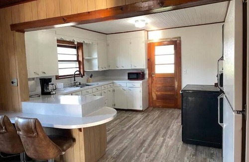 Vendor House | Mamaw & Papaw's Farmhouse