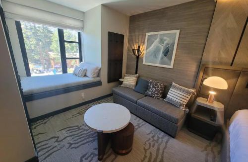 Mammoth Lakes Resort | Mammoth Monache Resort