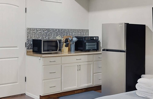Sedona Villa | Mammoth Rock Oasis-1 bd 1ba Hot Tub Free Pets