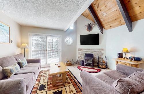 Mammoth Lakes Apartment | Mammoth View Villas 30