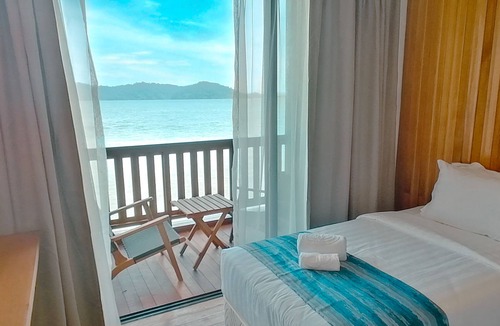 Pantai Barat Division Cabin | Mamutik Island Lodge