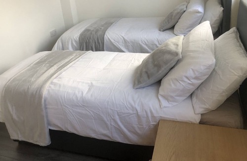 Basildon House | Mana Comfy