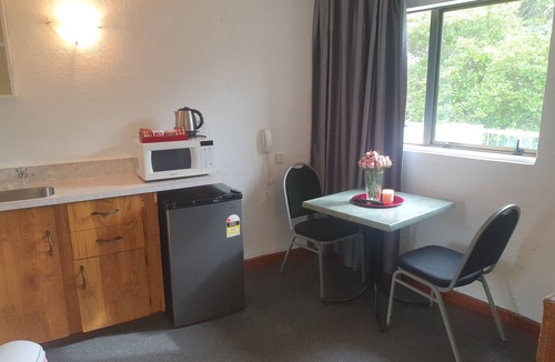 Mana Hotel | Mana Motel