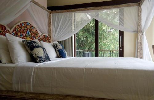 Kedewatan Bed & Breakfast | Manada Guest House