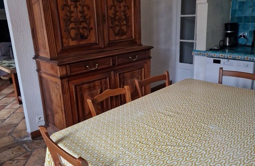 Arles Apartment | MANADE BLANC, Gîte for 9 PEOPLE