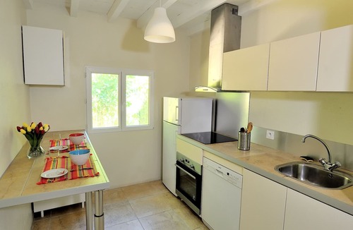 Arles House | MANADE WHITE - COTTAGE FOR 5 PEOPLE