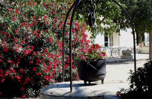 Arles House | MANADE WHITE - COTTAGE FOR 5 PEOPLE