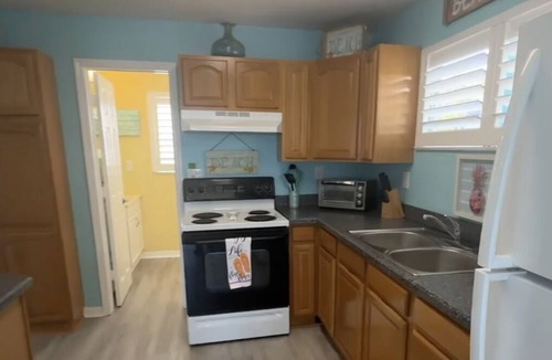Hudson House | MANATEE COTTAGE: Gulf Front 2-bedroom house