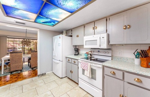 Ormond Beach Cottage | Manatee & kayak friendly waterfront cottage