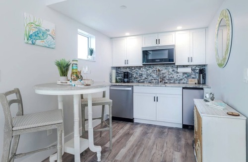 Cape Harbour Apartment | Manatee Suite 2/Funky Fish House at Cape Harbour