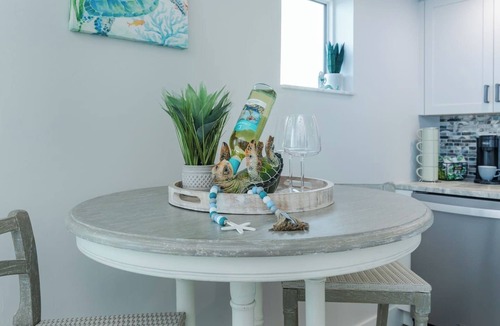 Cape Harbour Apartment | Manatee Suite 2/Funky Fish House at Cape Harbour