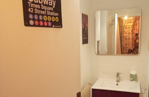 Saint-Jean-Baptiste Apartment | Manatthan studio