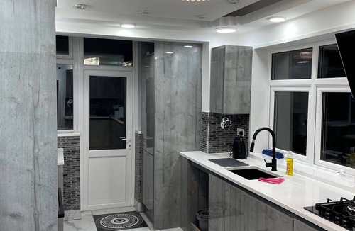 Cheetham Hill House | Manchester - 1 bed- Garden - Parking