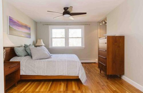 Manchester-by-the-Sea House | Manchester by the Sea|Outdoor Fireplace|King Bed