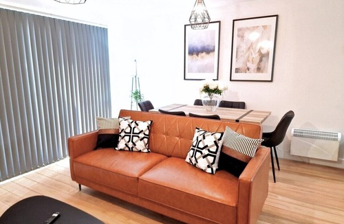 Northern Quarter Apartment | Manchester City Centre-2 Bedroom Flat By Bevolve