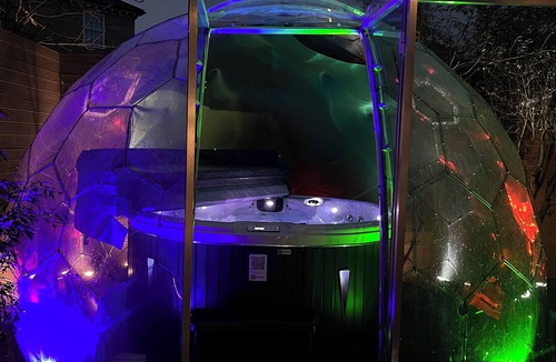 Timperley Villa | Manchesters Hidden Gem