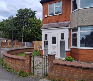 Old Trafford House | Mancunian Pride Villa