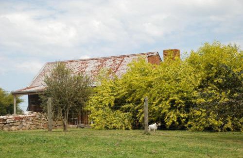 Metcalfe House | Mancuso Country Cottage Retreat