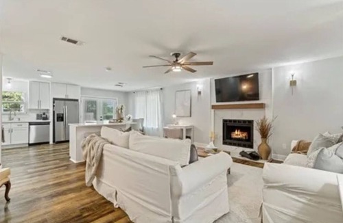 Mandeville House | MANDEVILLE BEAUTY CLOSE TO CAUSEWAY