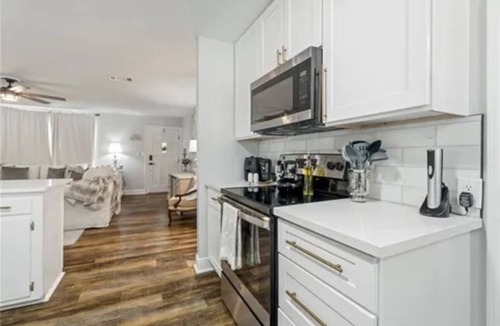 Mandeville House | MANDEVILLE BEAUTY CLOSE TO CAUSEWAY