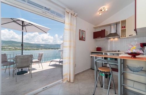 Mastrinka Apartment | Mandic - studio apt w/stunning sea view terrace & only 100m from the beach