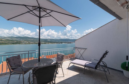 Mastrinka Apartment | Mandic - studio apt w/stunning sea view terrace & only 100m from the beach
