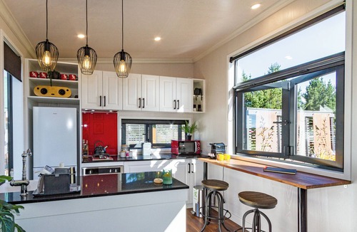 Rangataua House | Mangateitei Views - Rangataua Tiny Home