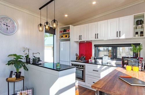 Rangataua House | Mangateitei Views - Rangataua Tiny Home