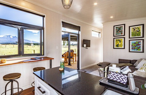 Rangataua House | Mangateitei Views - Rangataua Tiny Home