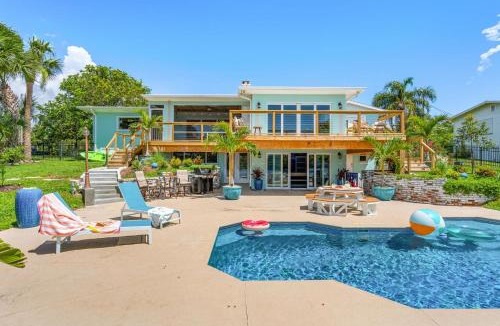 Tropic House | Mango Shores