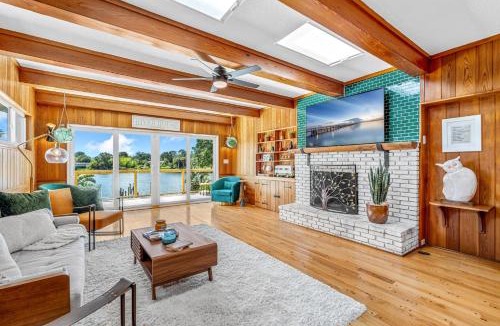 Tropic House | Mango Shores