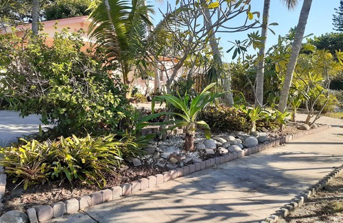 Lake Worth Corridor House | Mangoe room with shared bathroom in shared home
