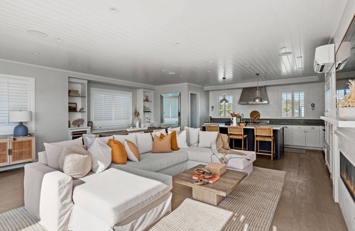 The Strand House | Manhattan Beach Luxury 4Bed Walk to Pier Sauna