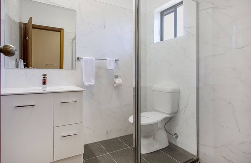 Camperdown Hotel | Manifold Motor Inn