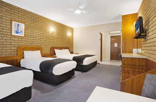 Camperdown Hotel | Manifold Motor Inn