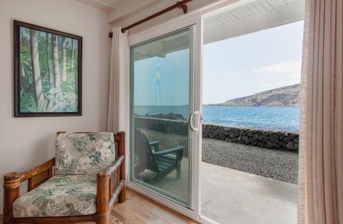 Honaunau-Napoopoo House | Manini Beach Breath Taker