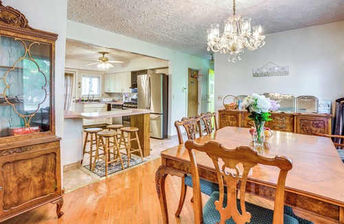 Baldwin House | Manistee Forest Retreat: Group-Friendly Lake House