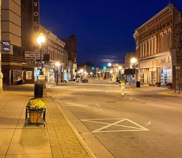 Manistee Hotel | Manistee Inn & Marina