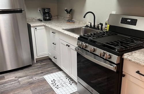 Manitou Springs Apartment | Manitou Apartment 2B