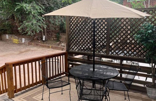 Manitou Springs Apartment | Manitou Apartment 2B