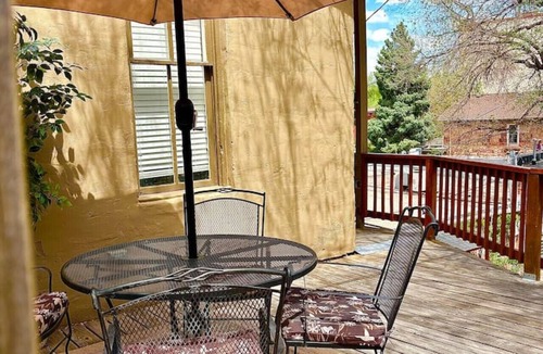 Manitou Springs Apartment | Manitou Apartment 2B