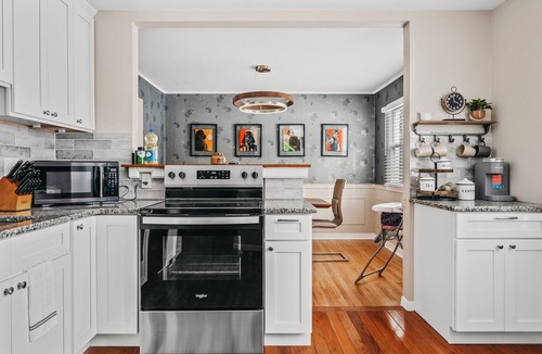 Manlius House | Manlius Getaway: Yard, Sleeps 8