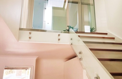 Manly Apartment | Manly Beachside Oasis with Modern Comforts & 150m walk to the beach!