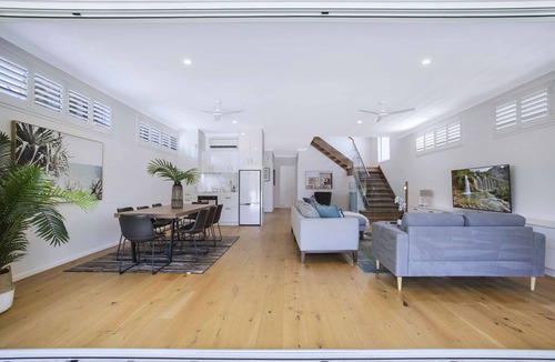 Manly House | Manly Oasis, 5bd, 3 King bd,Pool