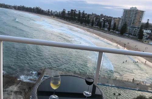Queenscliff Apartment | Manly Waterfront Beach Stay