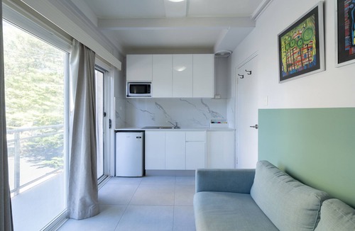 Manly Hotel | Manly Waves Studios & Apartments