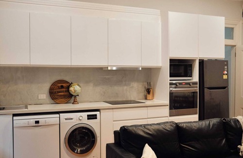 Manly Hotel | Manly Waves Studios & Apartments