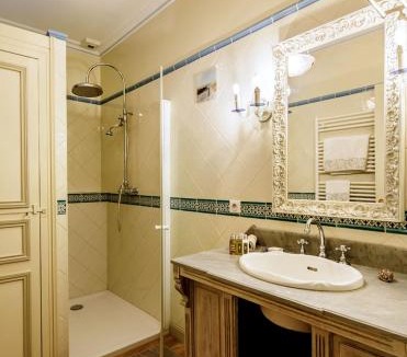 Crossac House | Manoir de Bel Ébat