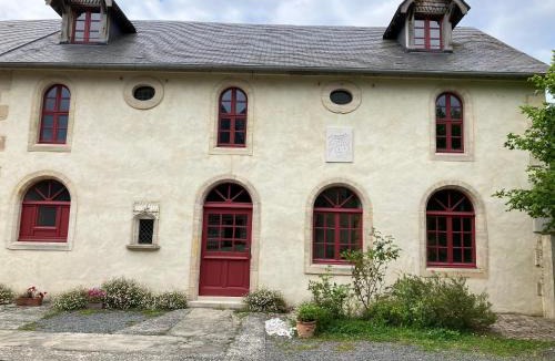 Saint-Martin-des-Entrees House | Manoir de Damigny