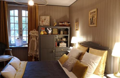 La Chapelle-Chaussee Bed & Breakfast | Manoir de l'Alleu